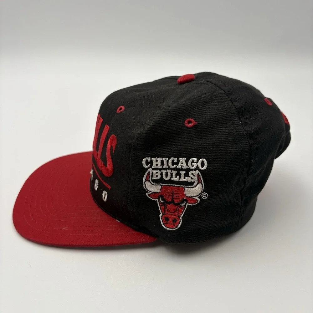 Vintage Adidas Chicago Bulls Snapback Hat NBA Red Black Embroidered Cap